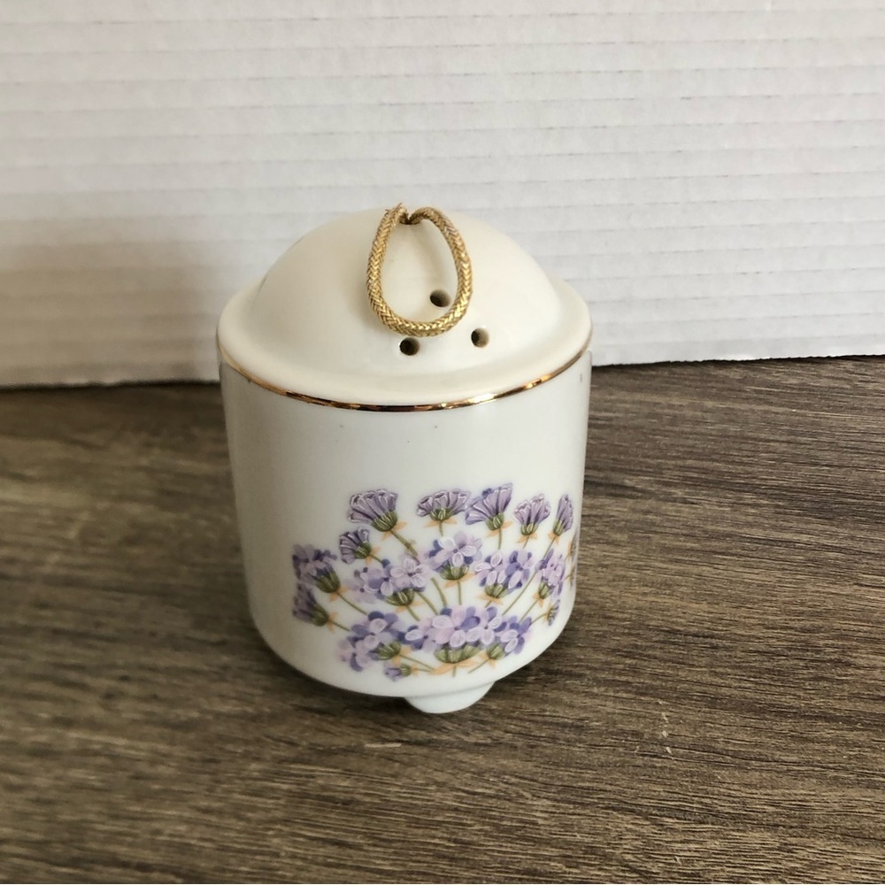 Vtg Floral Ceramic Pomander